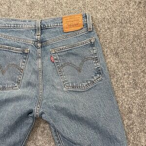 Levi's Premium Wedgie Straight Womens Jeans 26 (fits 27x25) Button Fly Med Wash